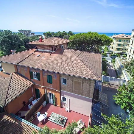 Battelli (adults Only) Marina di Pietrasanta